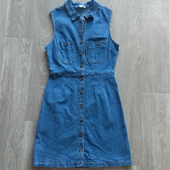 She and Sky Dresses & Skirts - She&Sky Denim Button-up Dress - M